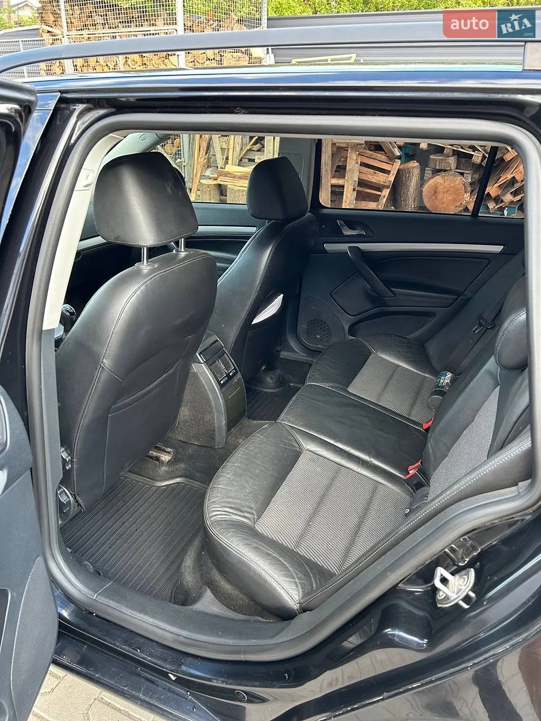 2010 Skoda Octavia - мініатюра 16