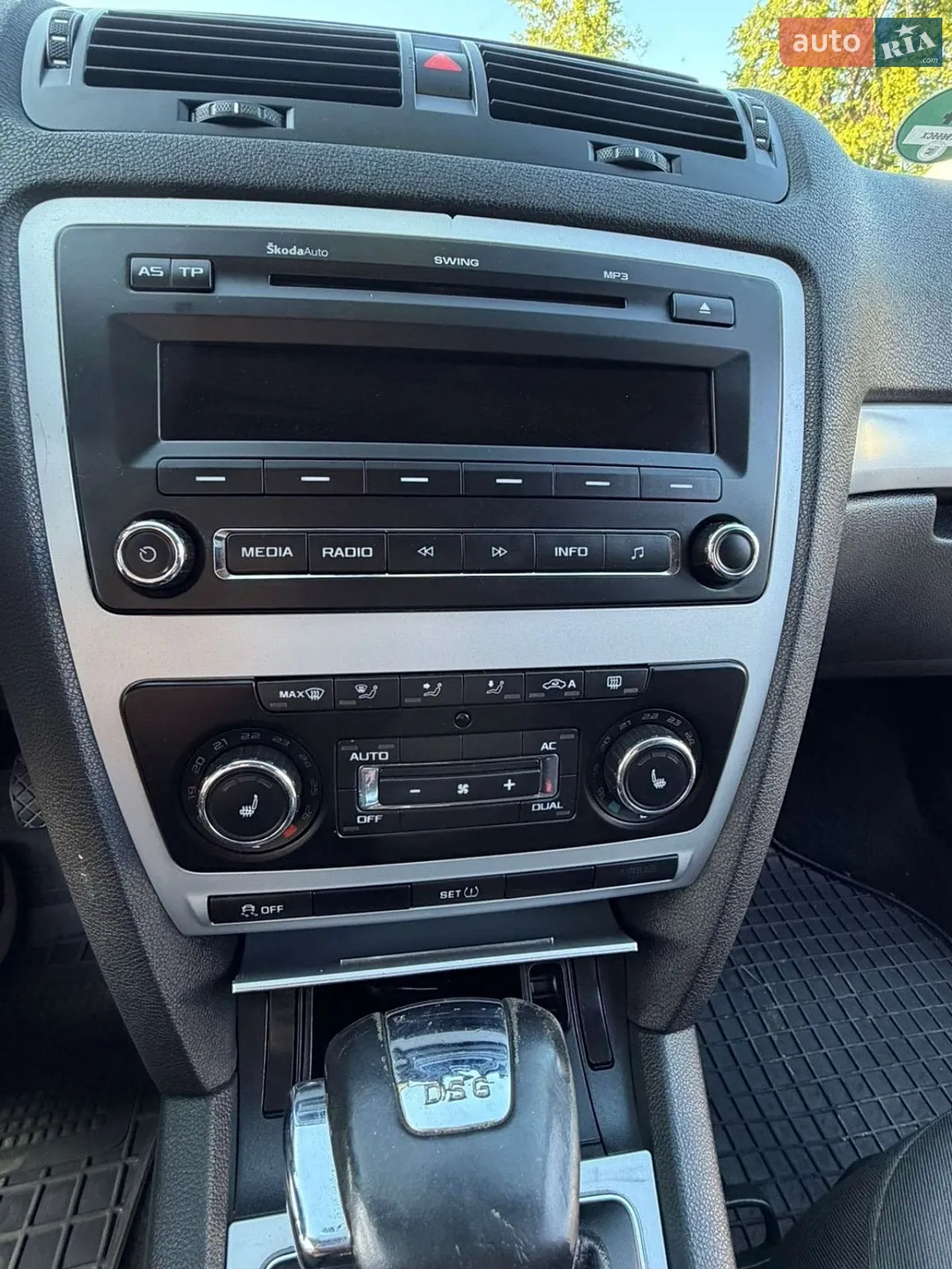 2010 Skoda Octavia - мініатюра 16