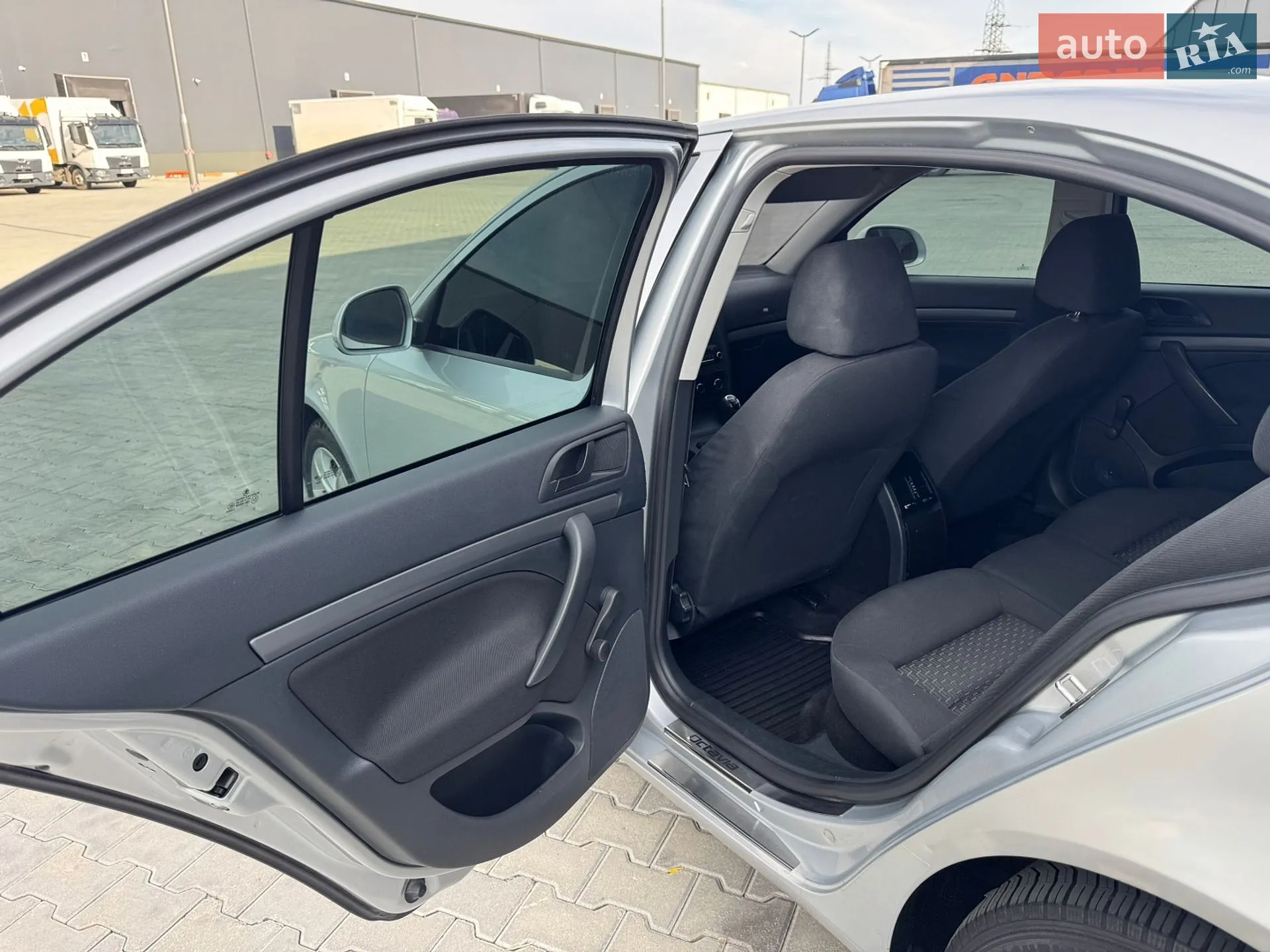 2011 Skoda Octavia - мініатюра 21