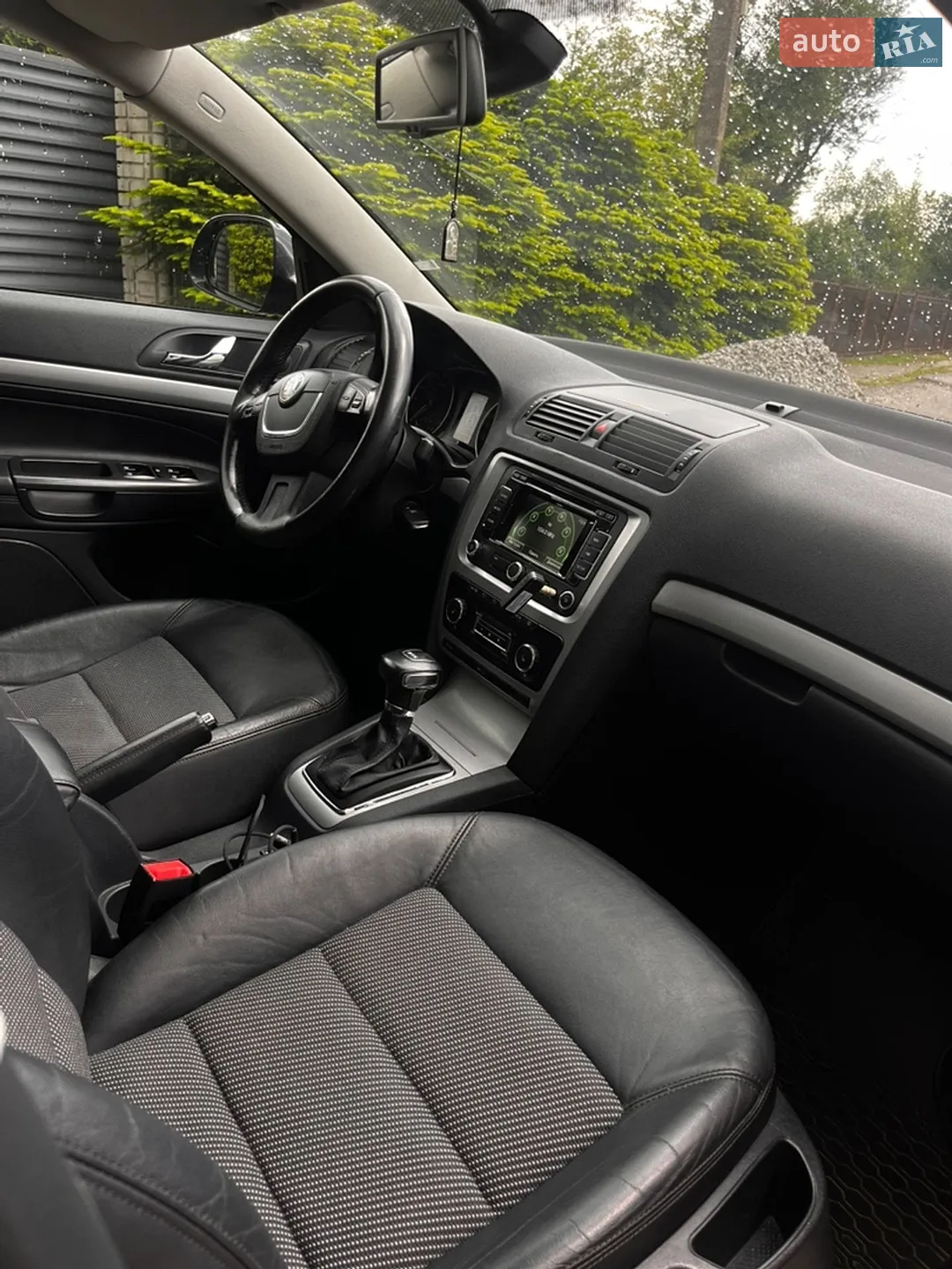 2010 Skoda Octavia - мініатюра 17