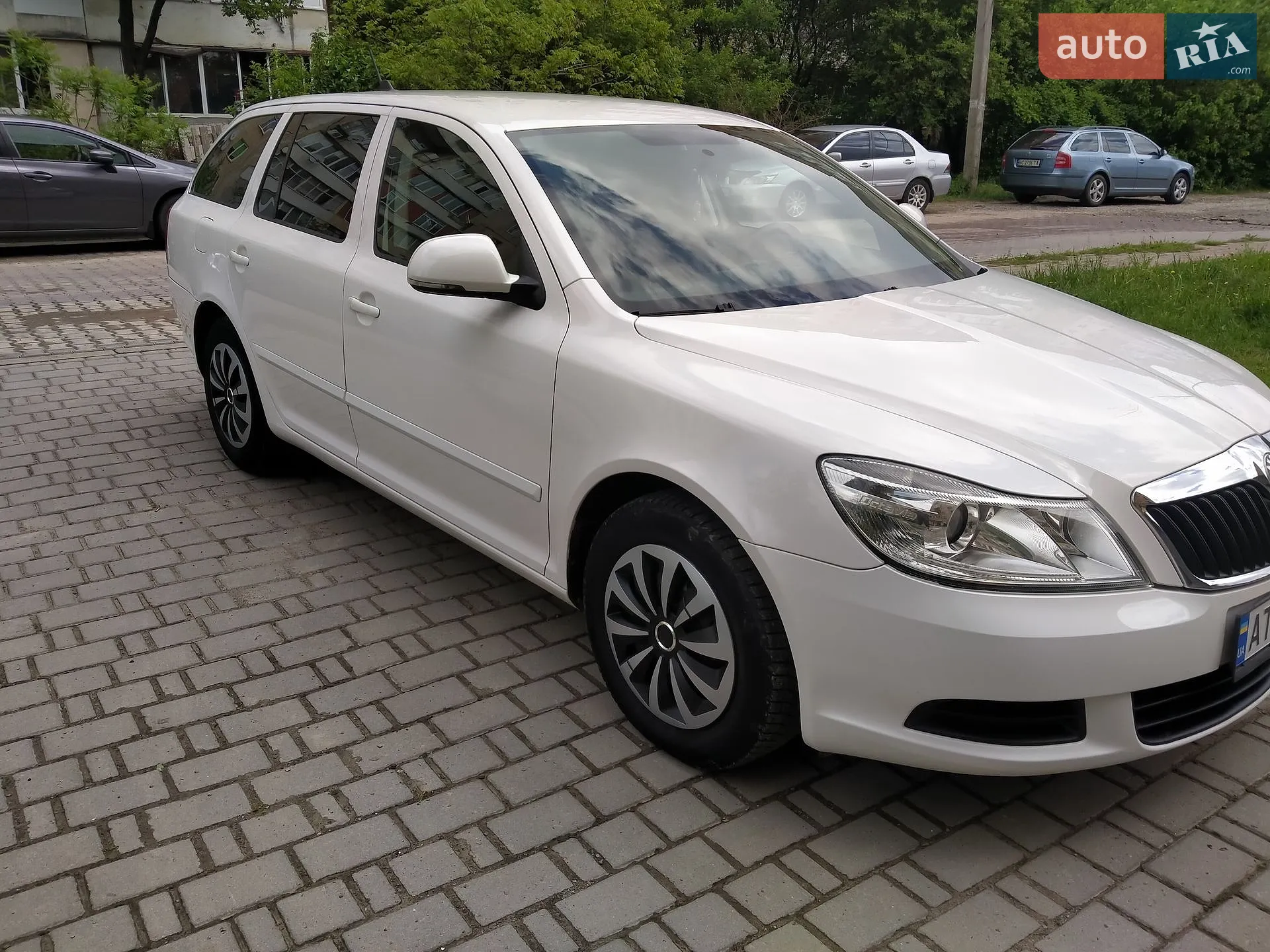 2011 Skoda Octavia - мініатюра 2