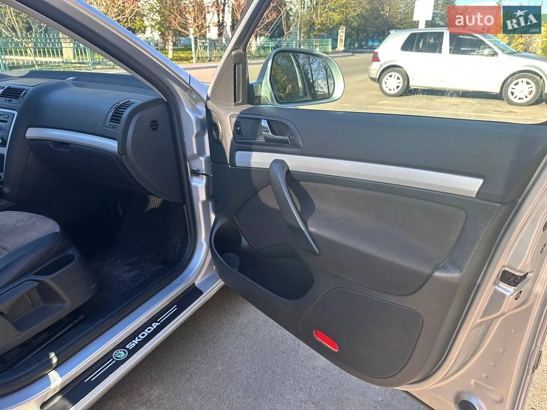 2010 Skoda Octavia - мініатюра 21