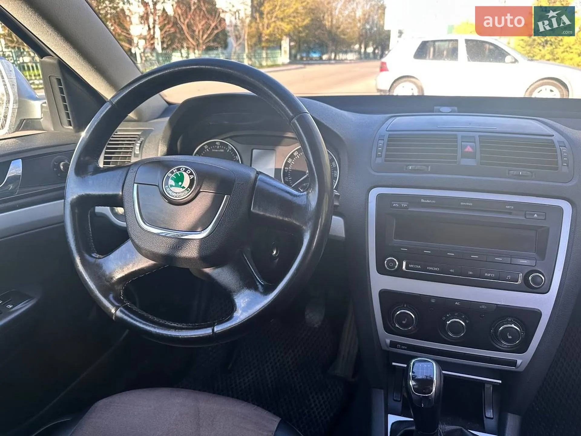 2010 Skoda Octavia - мініатюра 24