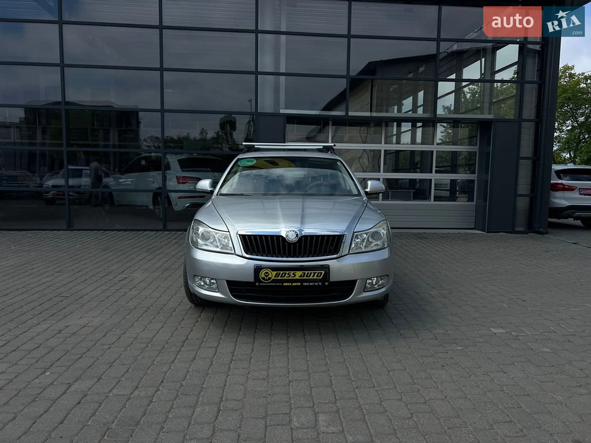 2010 Skoda Octavia - мініатюра 2