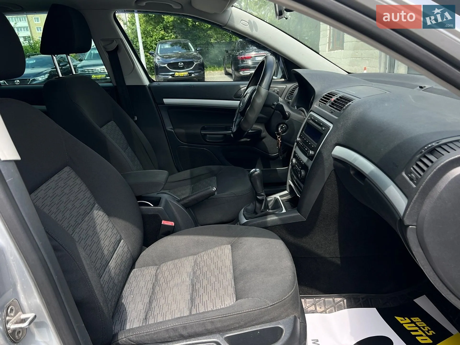 2010 Skoda Octavia - мініатюра 15