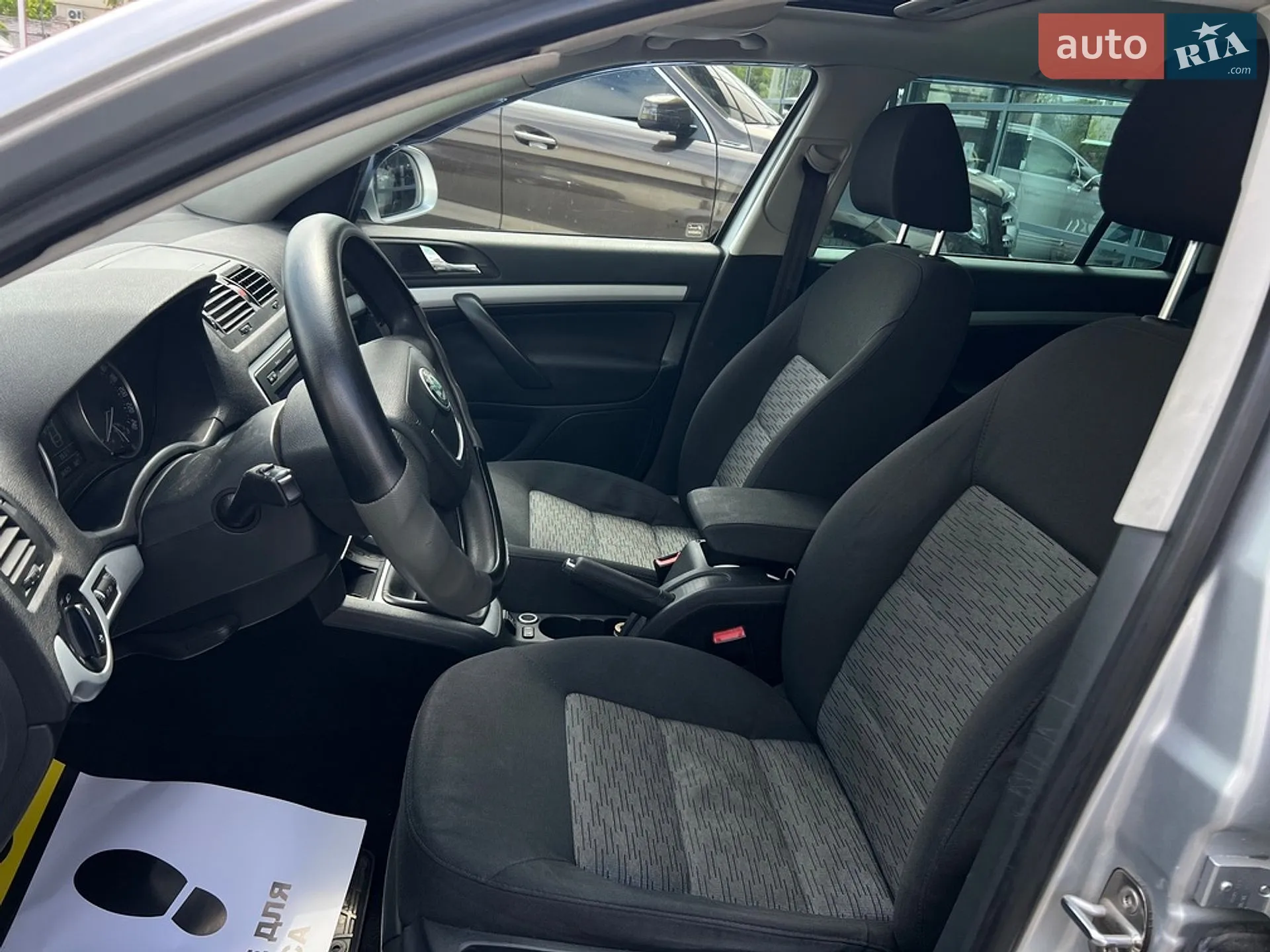 2010 Skoda Octavia - мініатюра 9