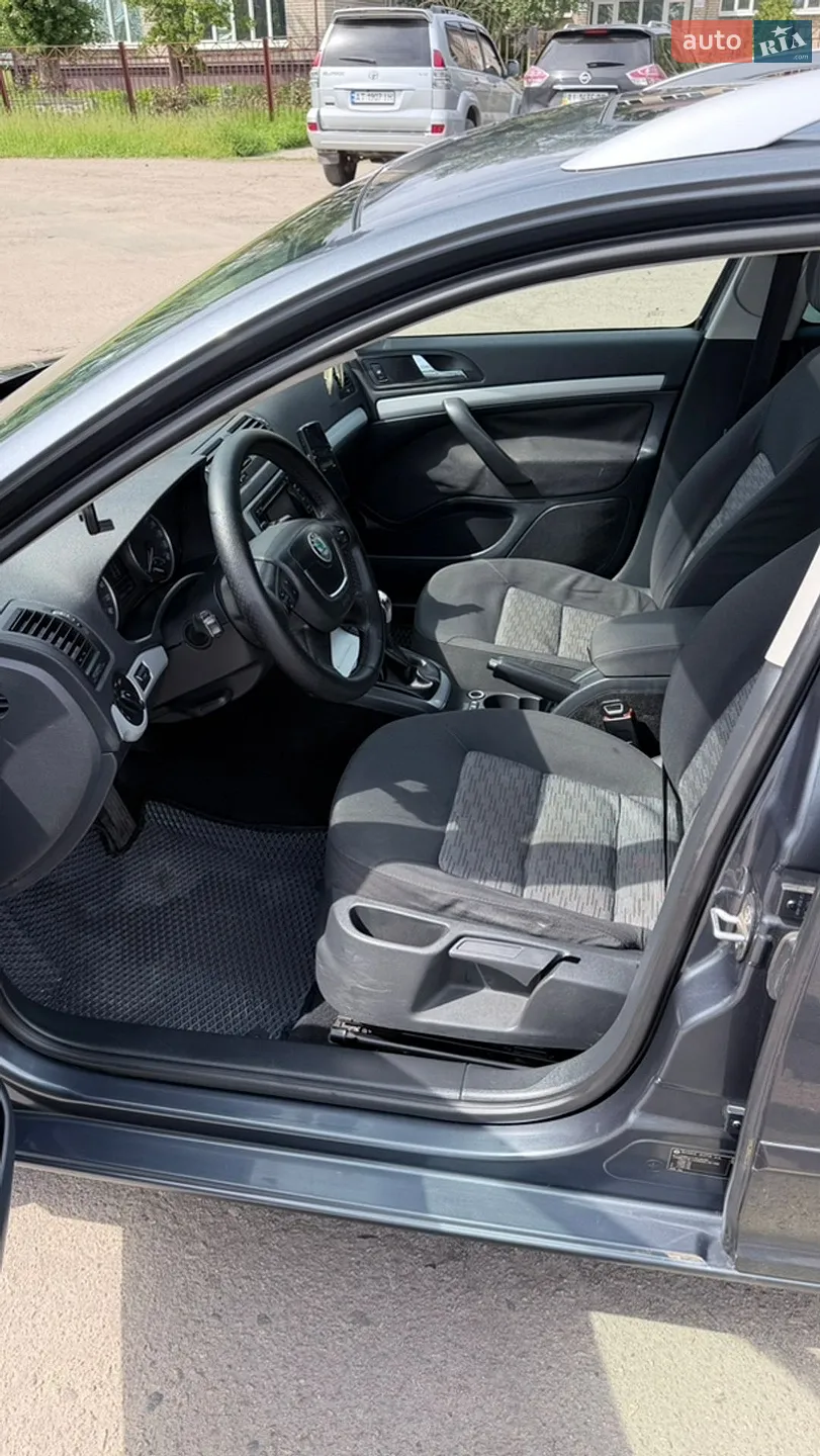 2010 Skoda Octavia - мініатюра 12