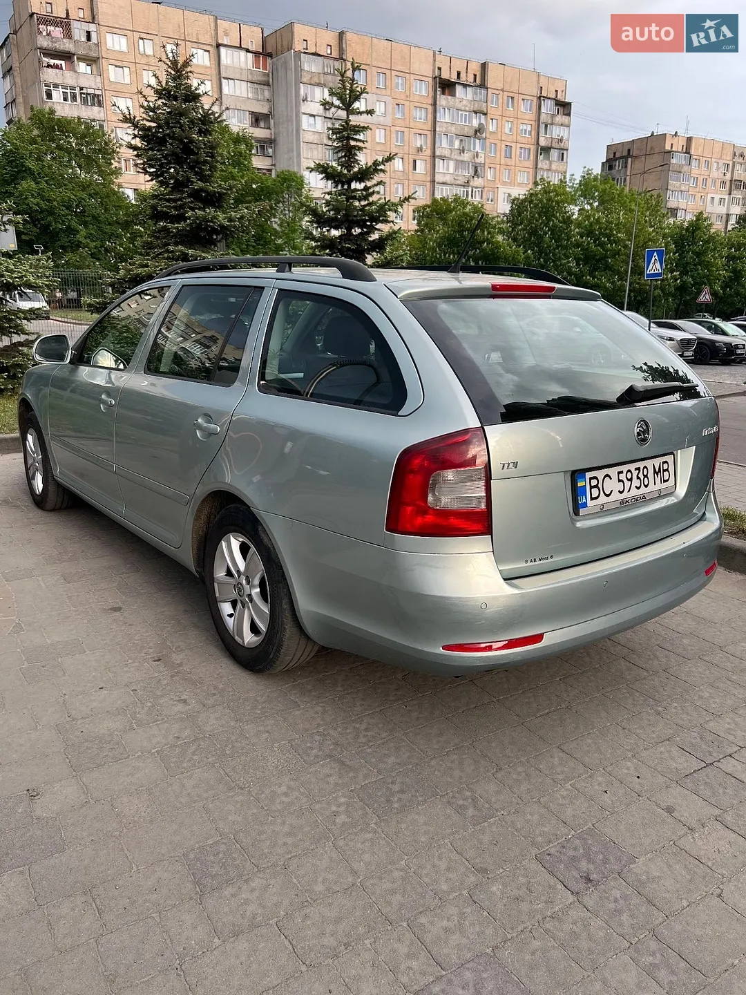 2010 Skoda Octavia - мініатюра 10
