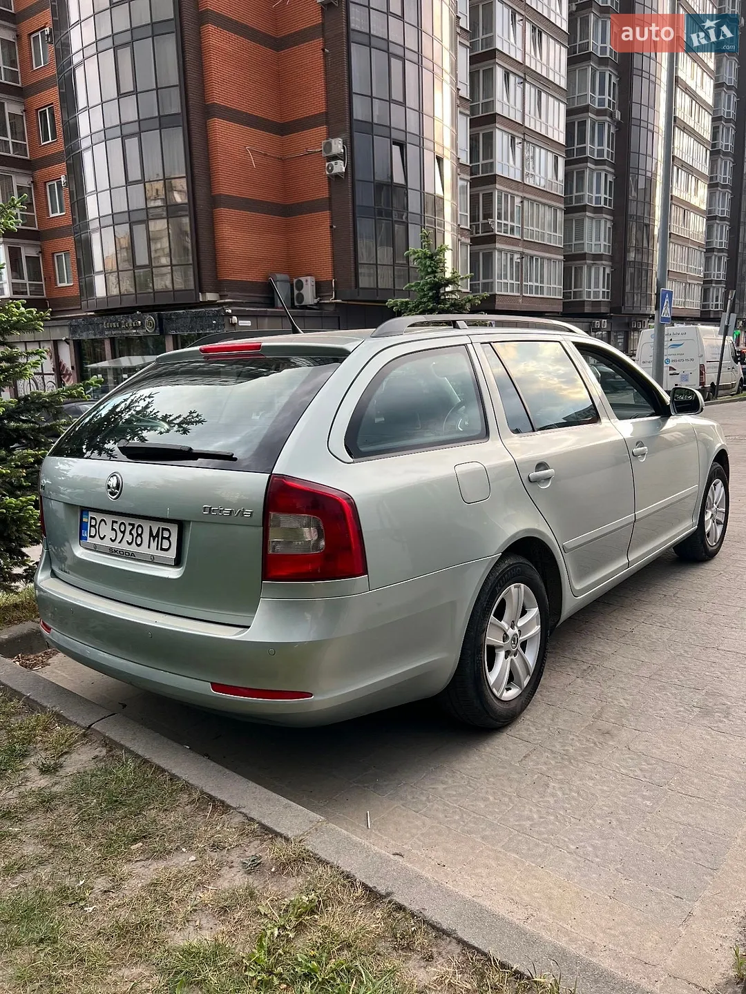 2010 Skoda Octavia - мініатюра 9
