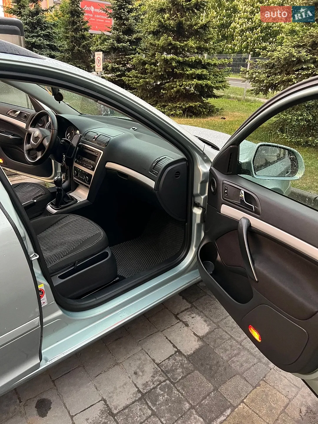2010 Skoda Octavia - мініатюра 24
