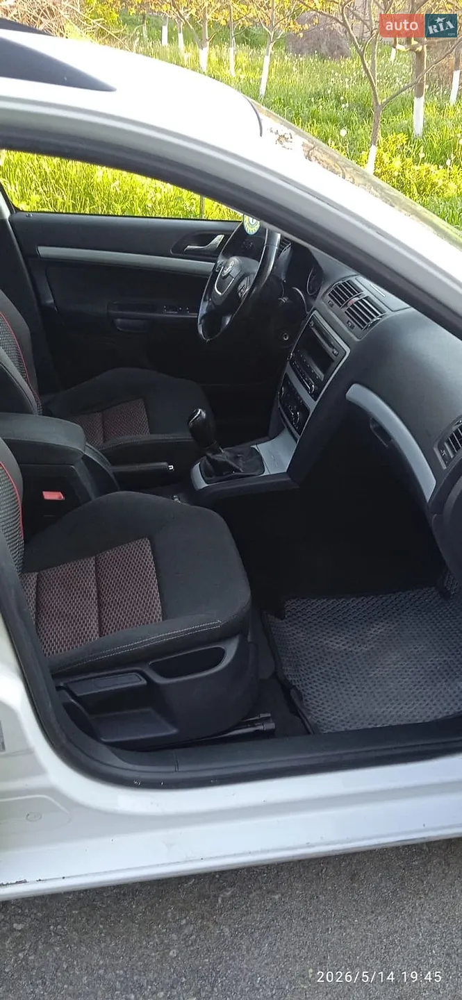 2011 Skoda Octavia - мініатюра 6