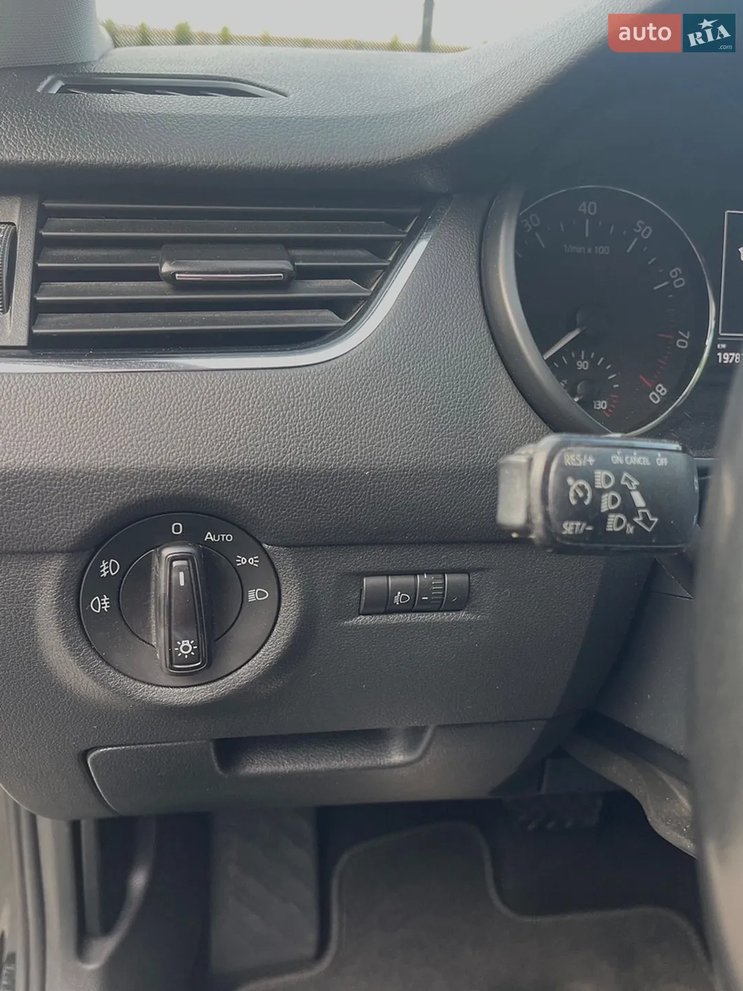 2016 Skoda Octavia - мініатюра 45