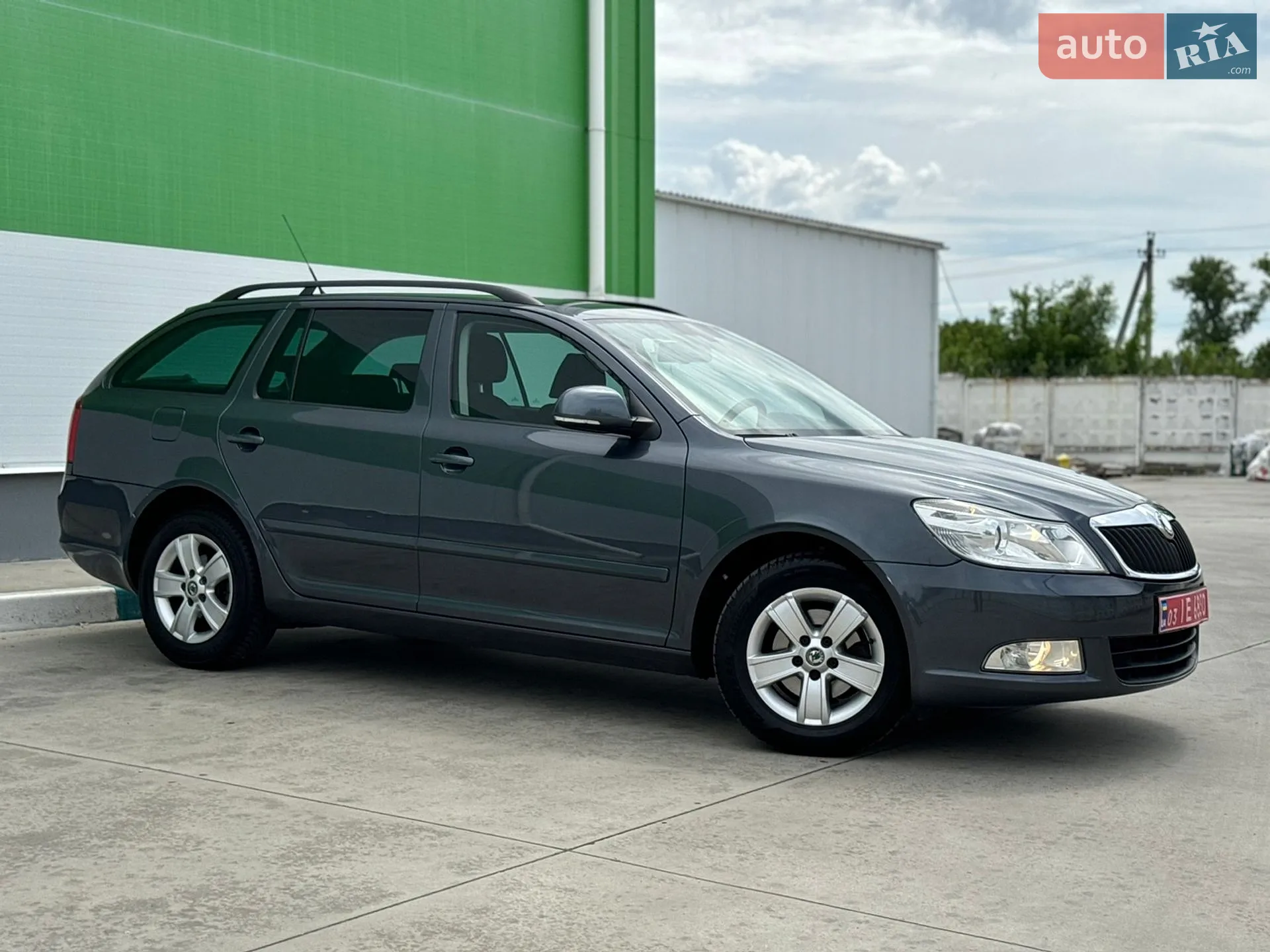 2010 Skoda Octavia - мініатюра 3