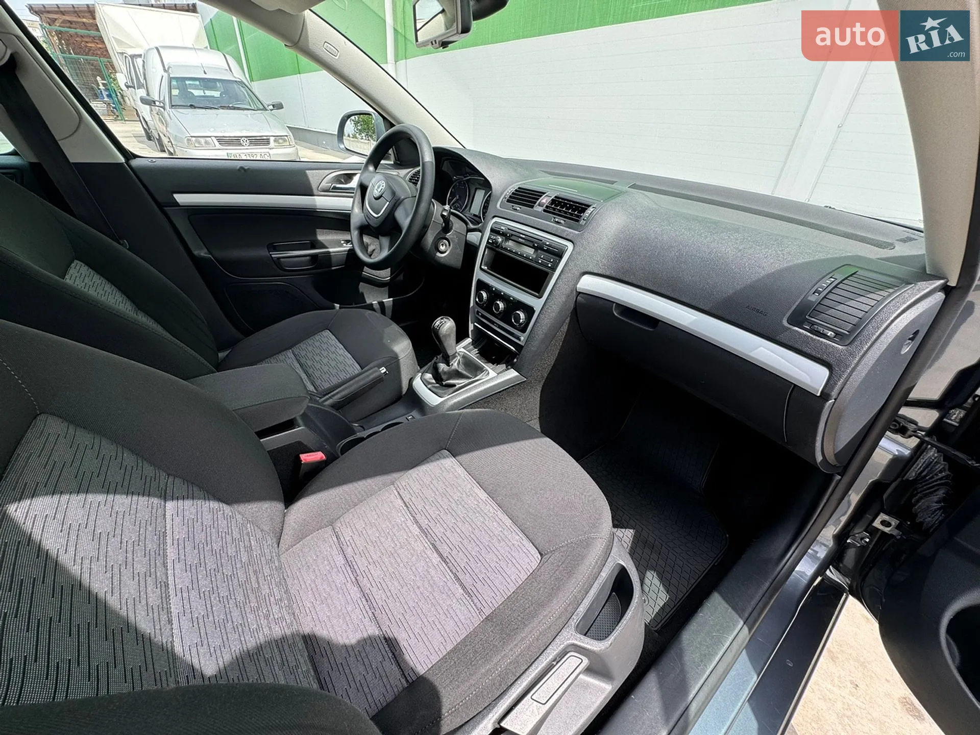 2010 Skoda Octavia - мініатюра 36