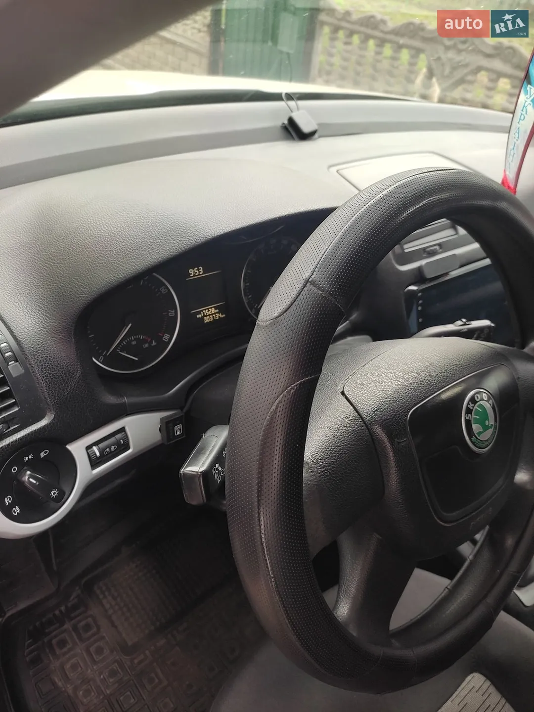 2010 Skoda Octavia - мініатюра 5