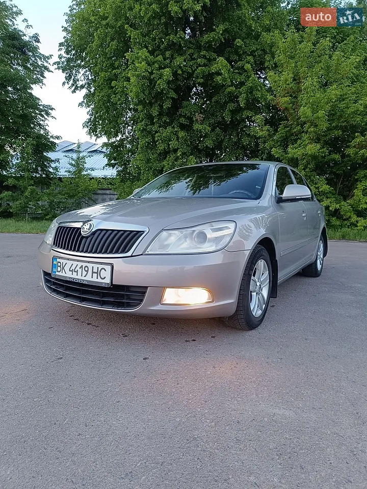 2010 Skoda Octavia - мініатюра 4