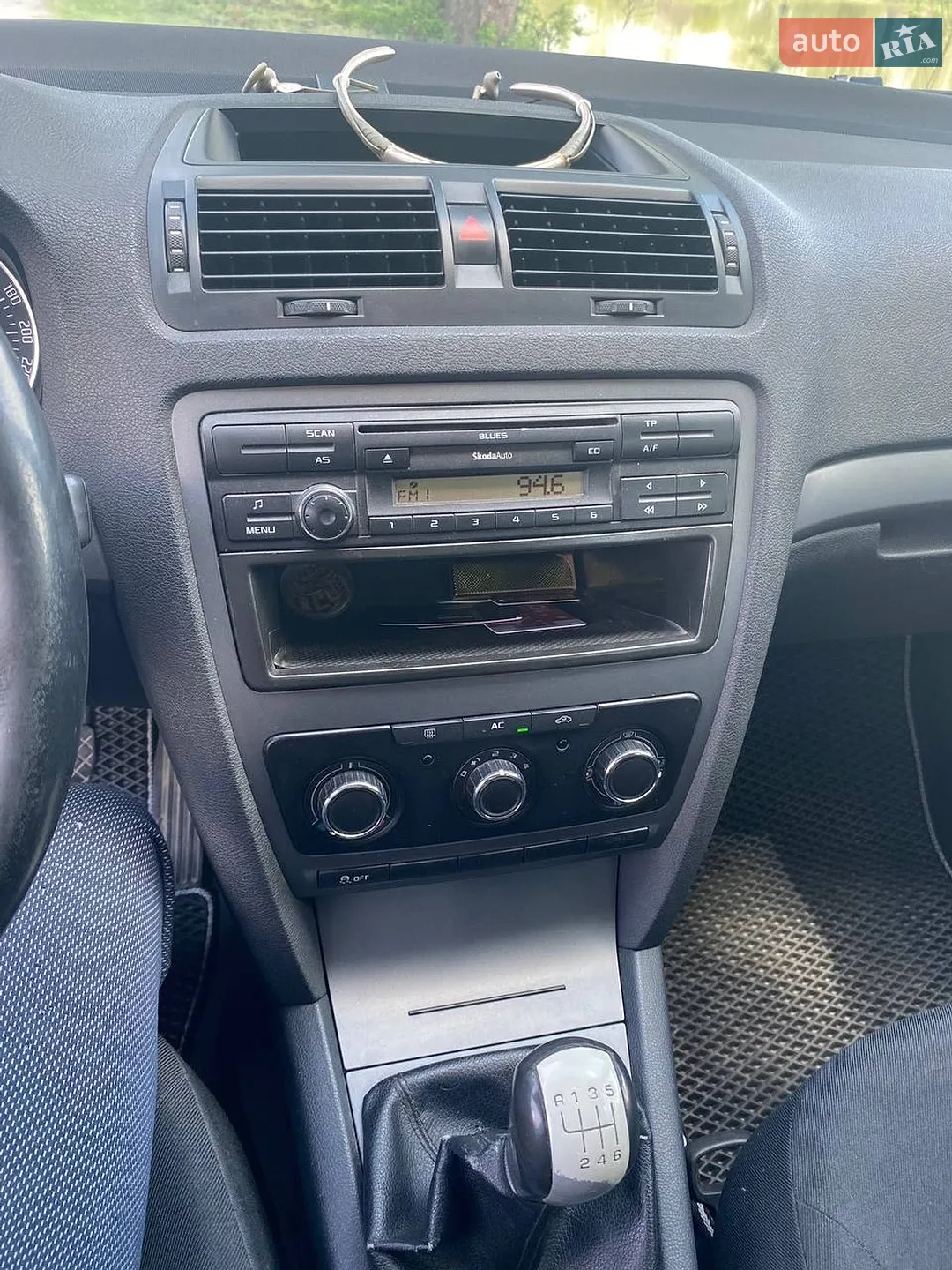 2011 Skoda Octavia - мініатюра 11