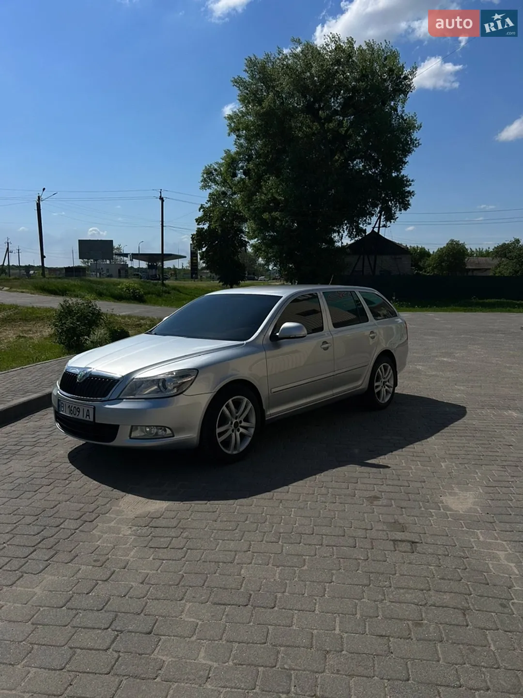 2010 Skoda Octavia - мініатюра 2