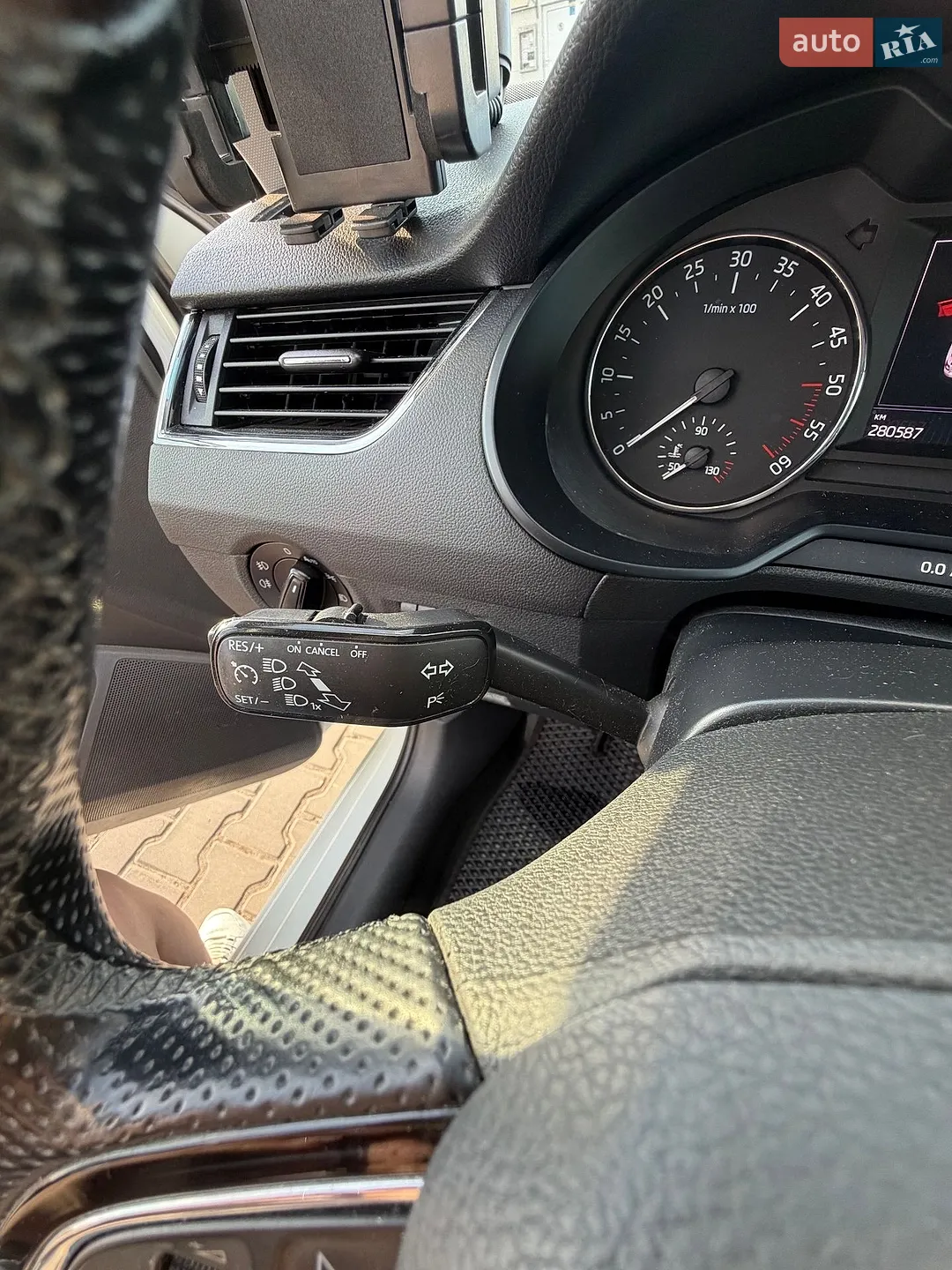 2015 Skoda Octavia - мініатюра 23