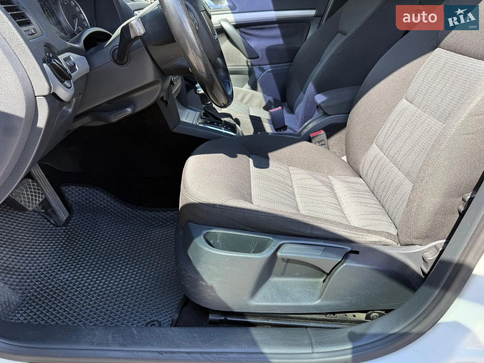 2012 Skoda Octavia - мініатюра 13