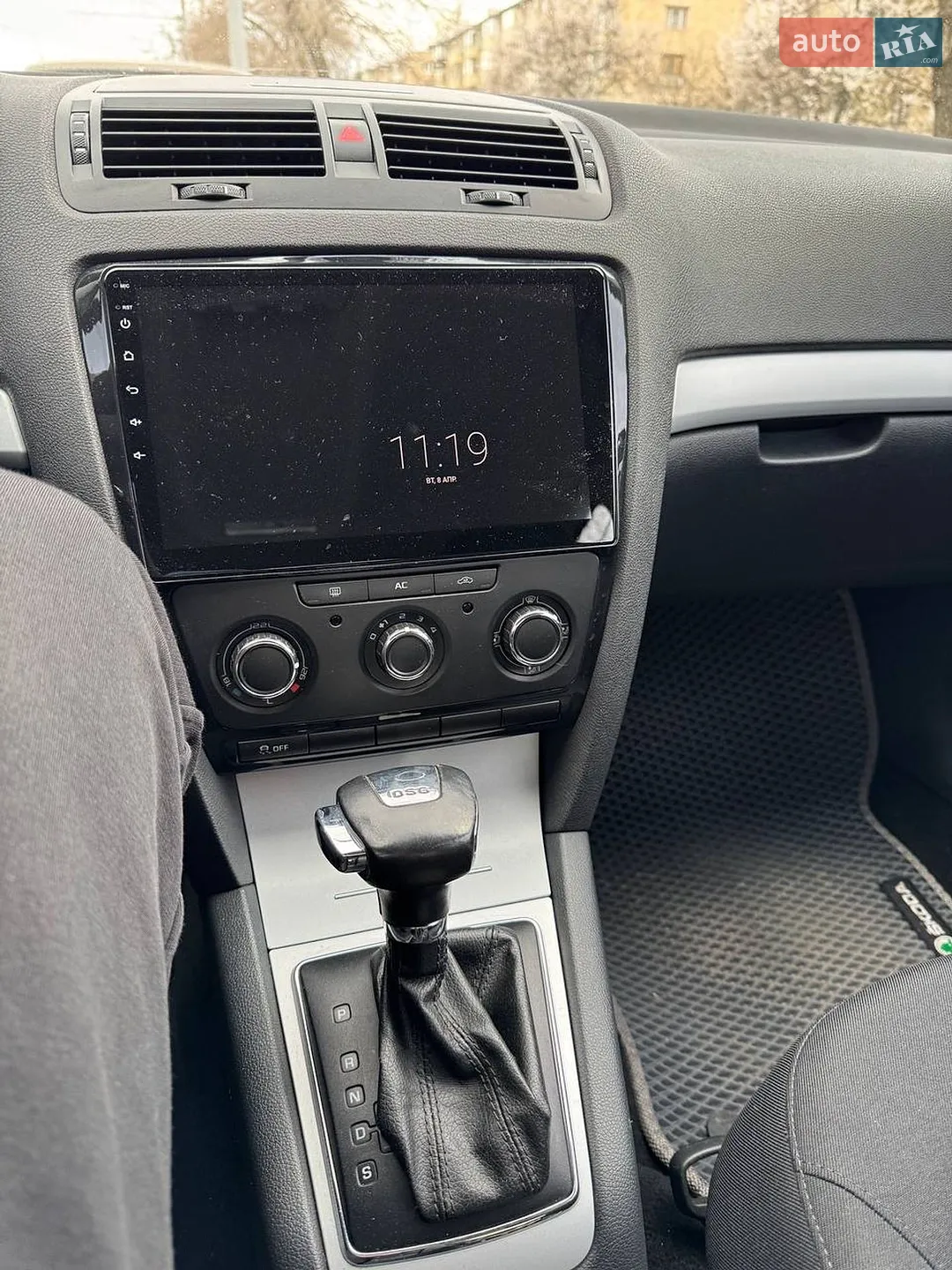 2010 Skoda Octavia - мініатюра 6