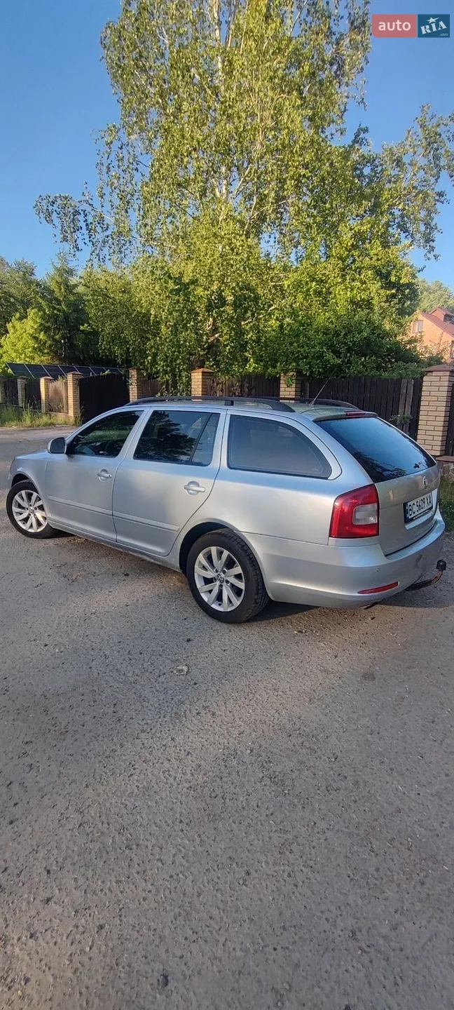 2010 Skoda Octavia - мініатюра 5
