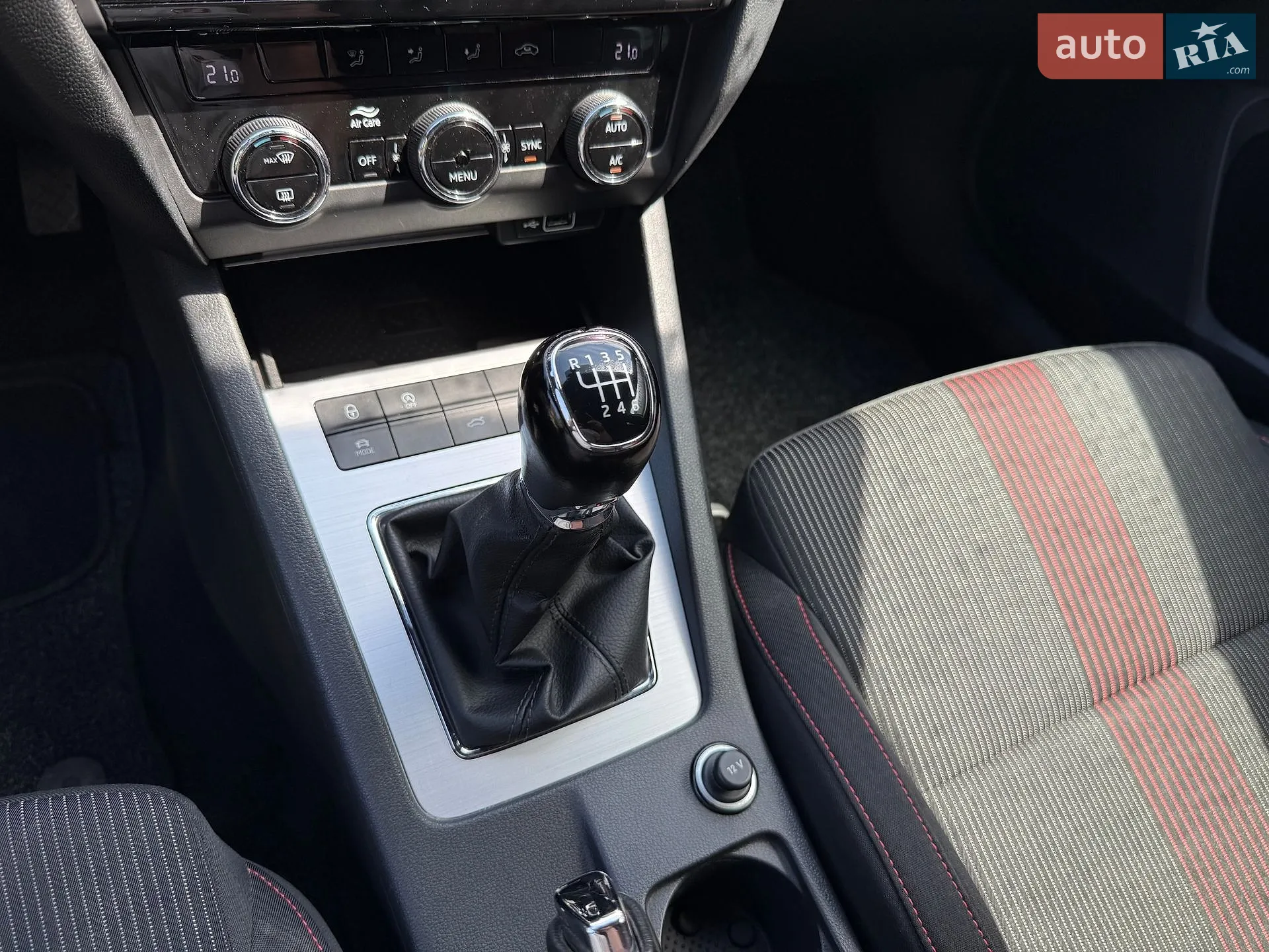 2019 Skoda Octavia - мініатюра 76