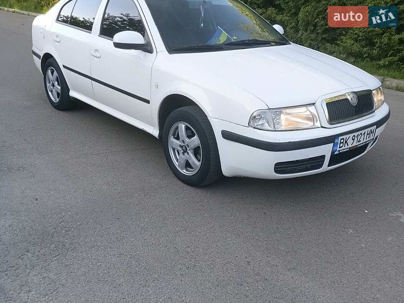 Лифтбек Skoda Octavia 2010 в Ровно