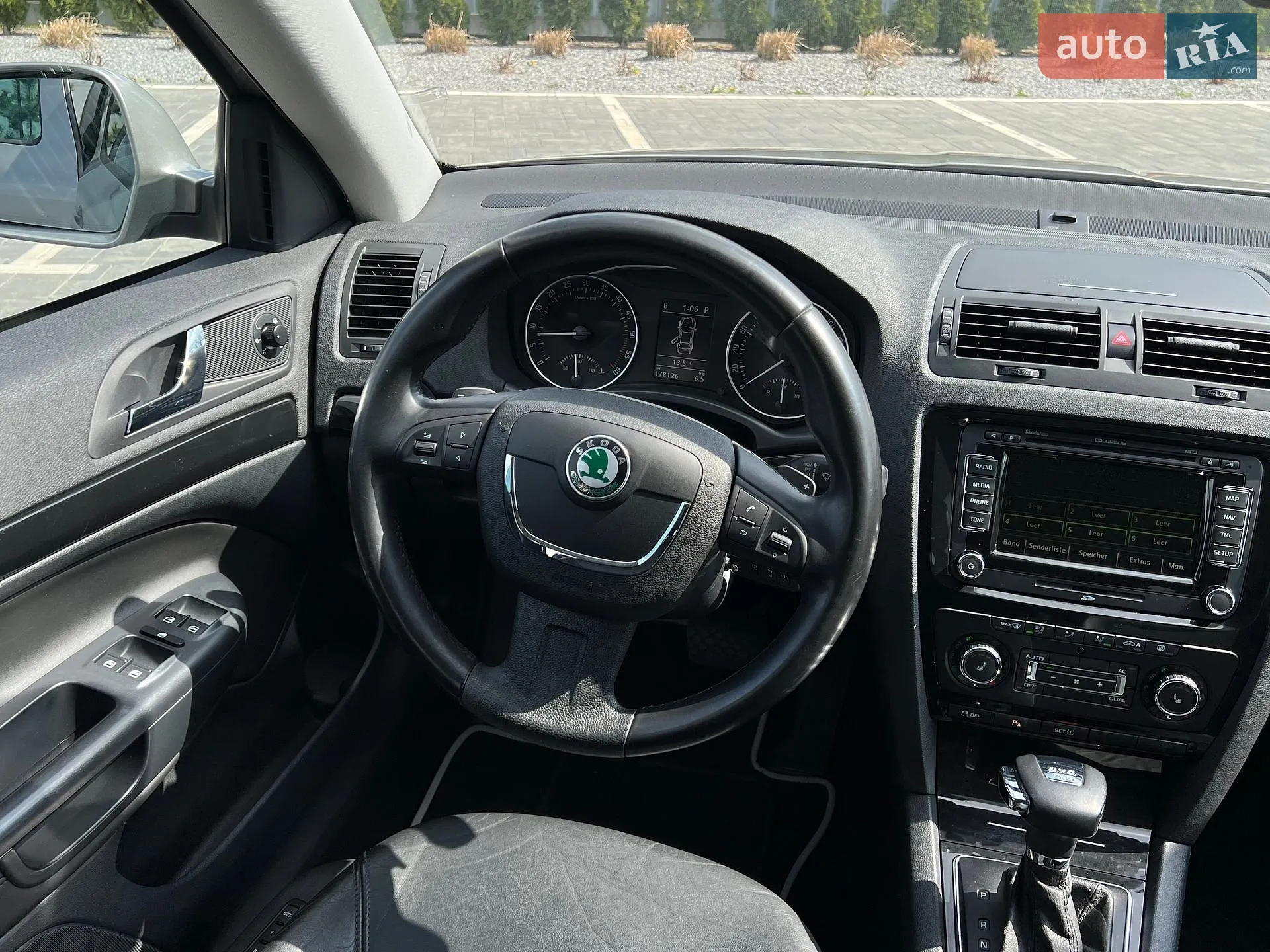 2011 Skoda Octavia - мініатюра 185