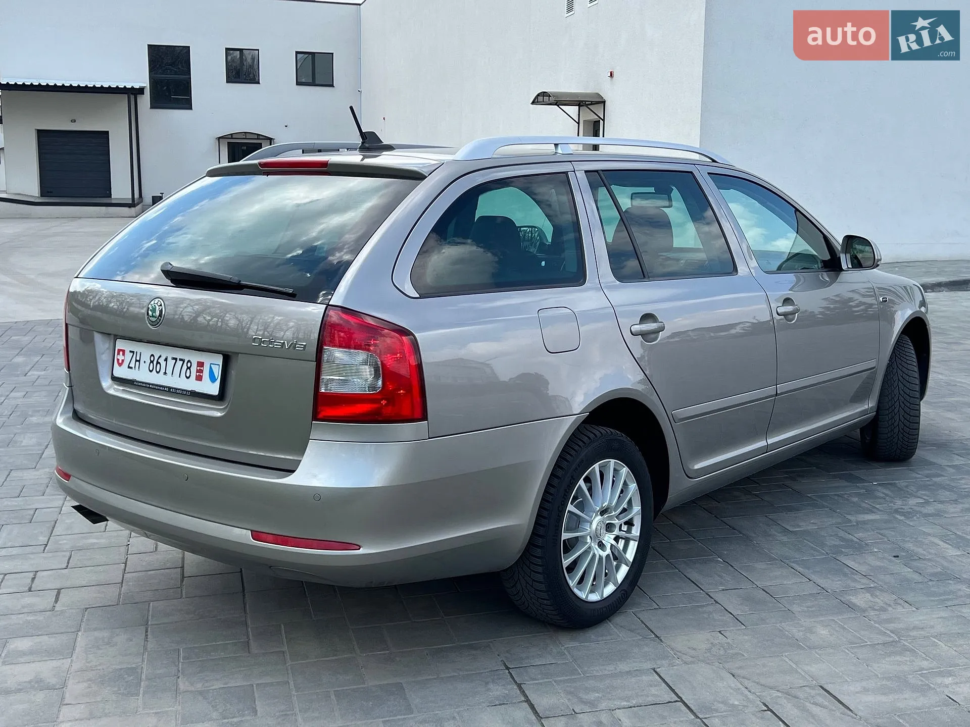 2011 Skoda Octavia - мініатюра 195