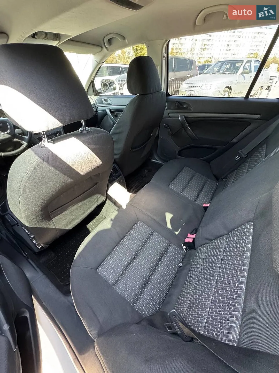 2010 Skoda Octavia - мініатюра 10