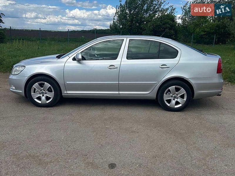 Лифтбек Skoda Octavia 2012 в Кропивницком