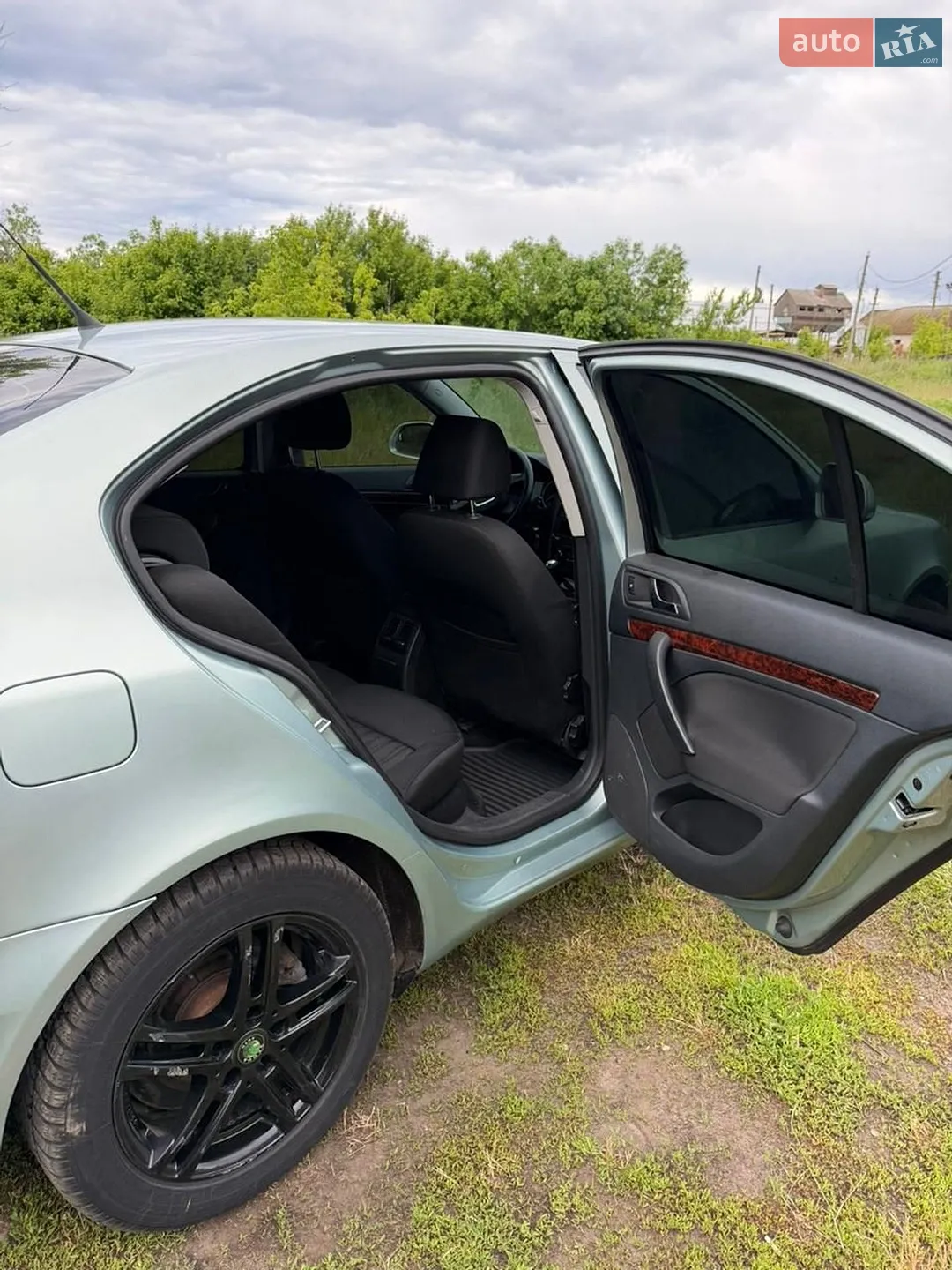 2010 Skoda Octavia - мініатюра 12