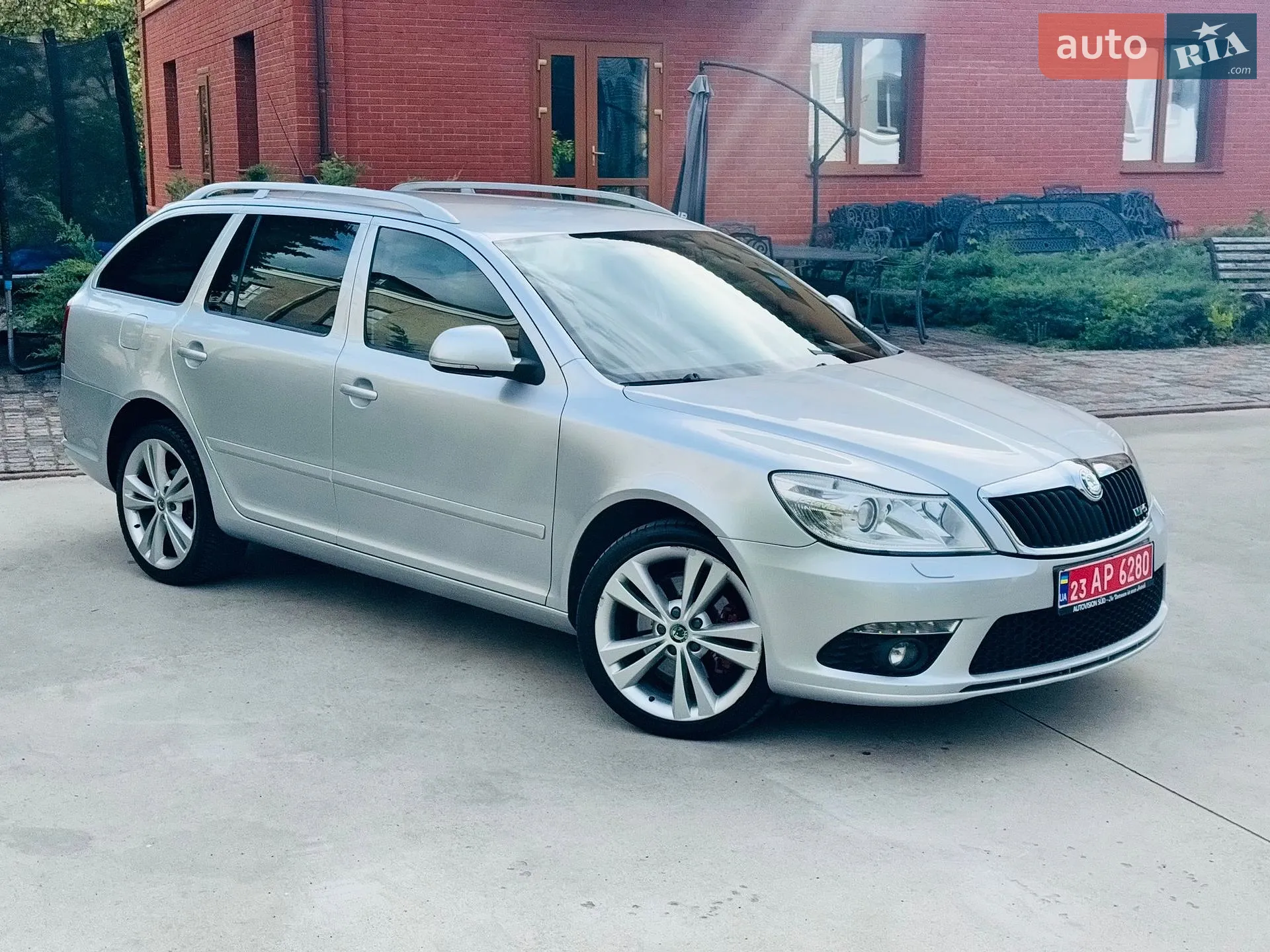 2010 Skoda Octavia - мініатюра 18