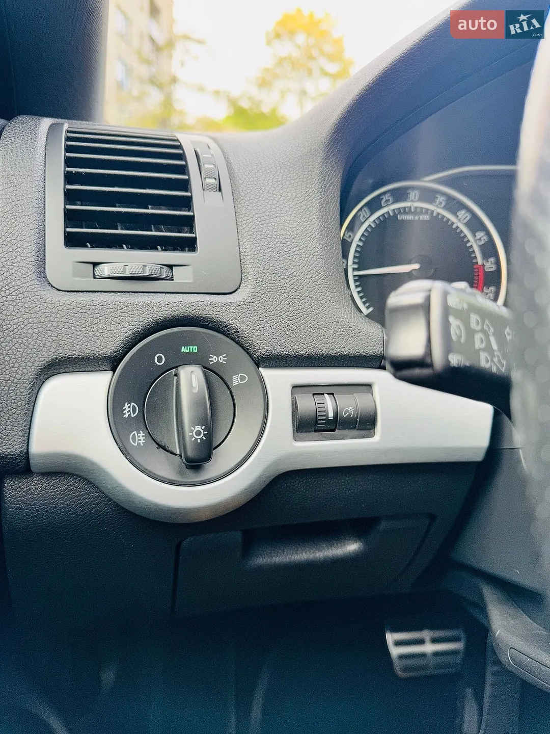 2010 Skoda Octavia - мініатюра 43