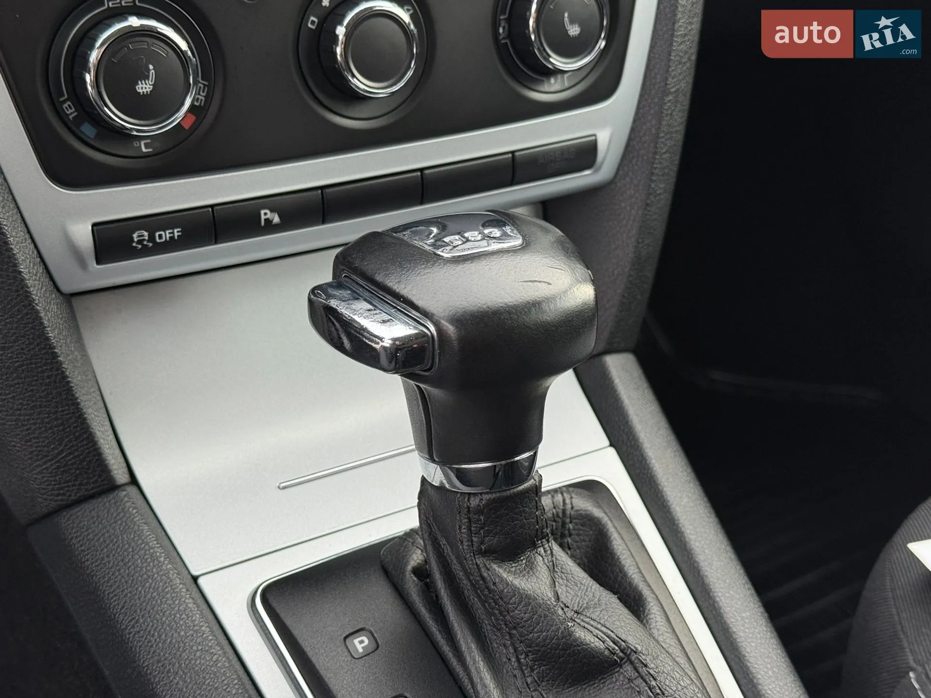 2010 Skoda Octavia - мініатюра 38