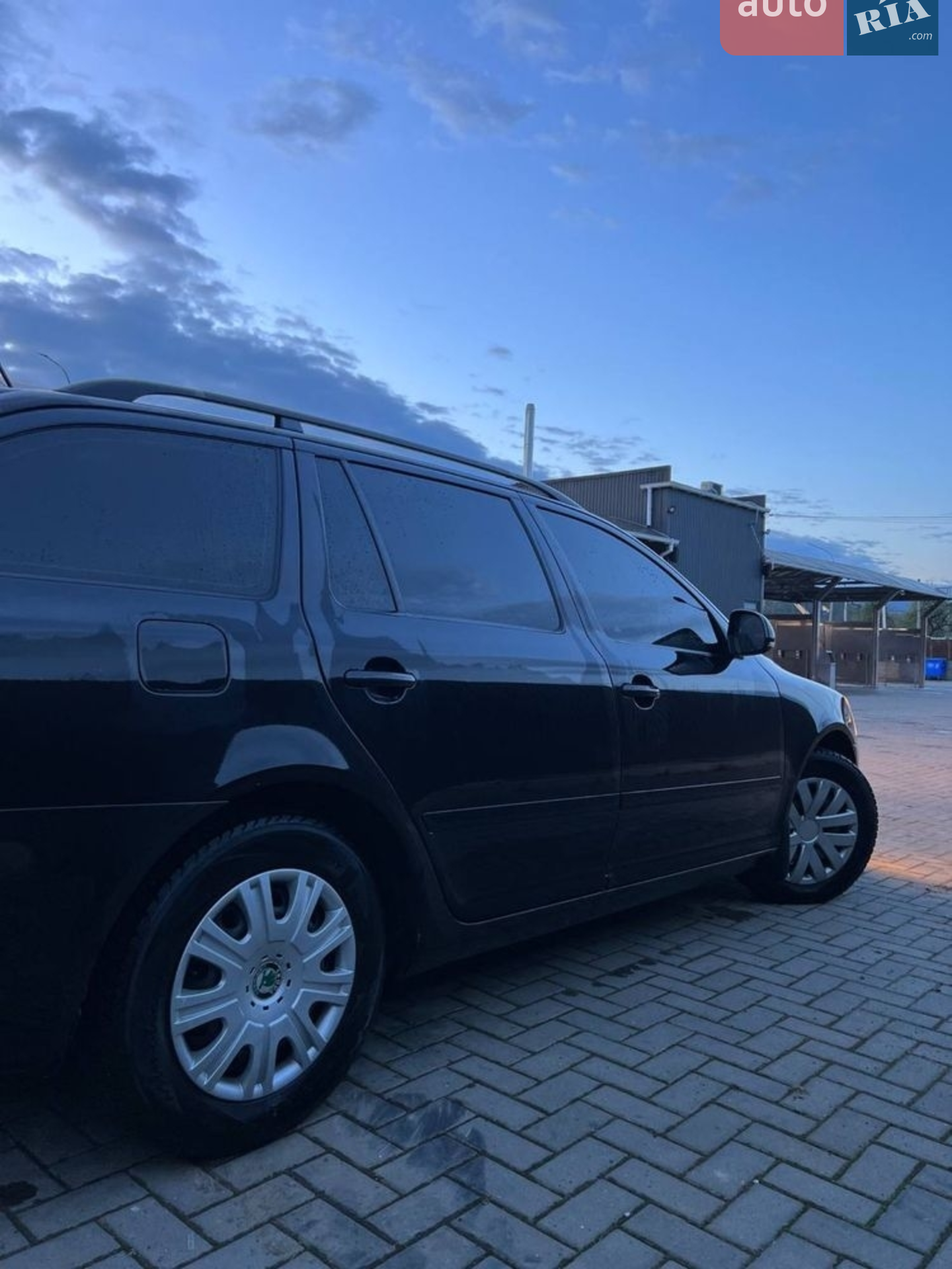 2010 Skoda Octavia - мініатюра 2