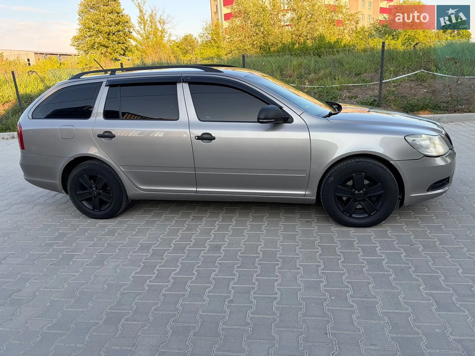 2010 Skoda Octavia - мініатюра 3