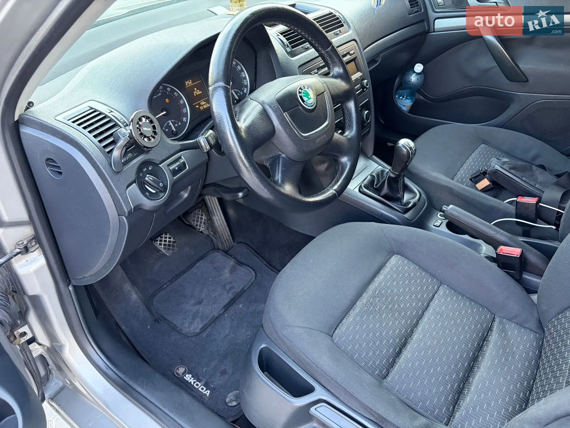 2010 Skoda Octavia - мініатюра 18