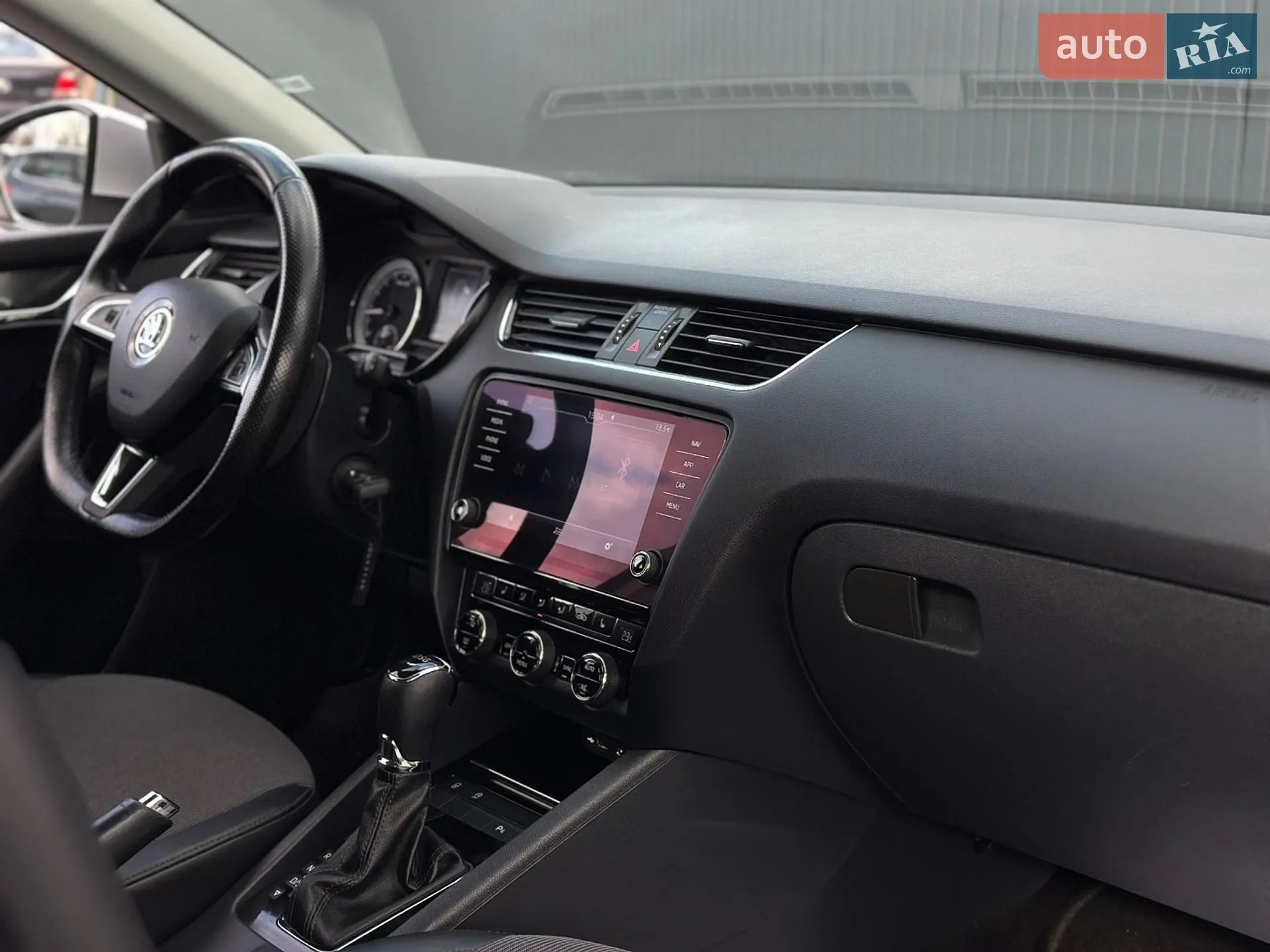 2017 Skoda Octavia - мініатюра 46