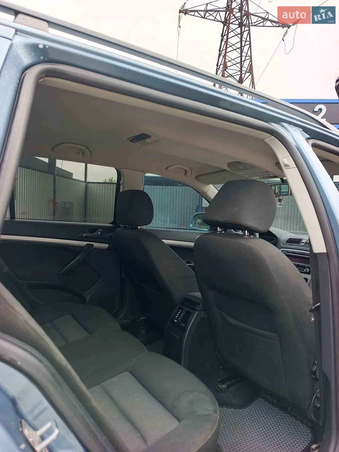 2010 Skoda Octavia - мініатюра 8