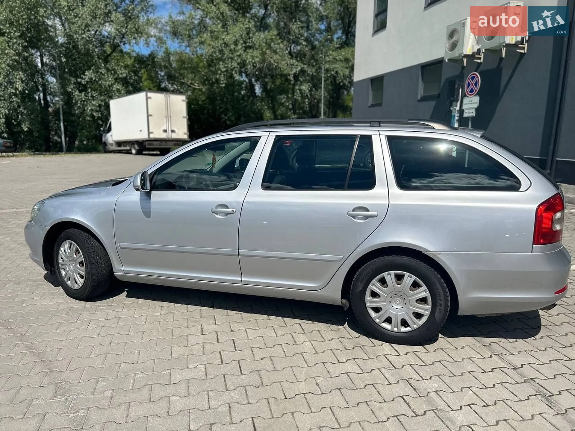 2010 Skoda Octavia - мініатюра 8