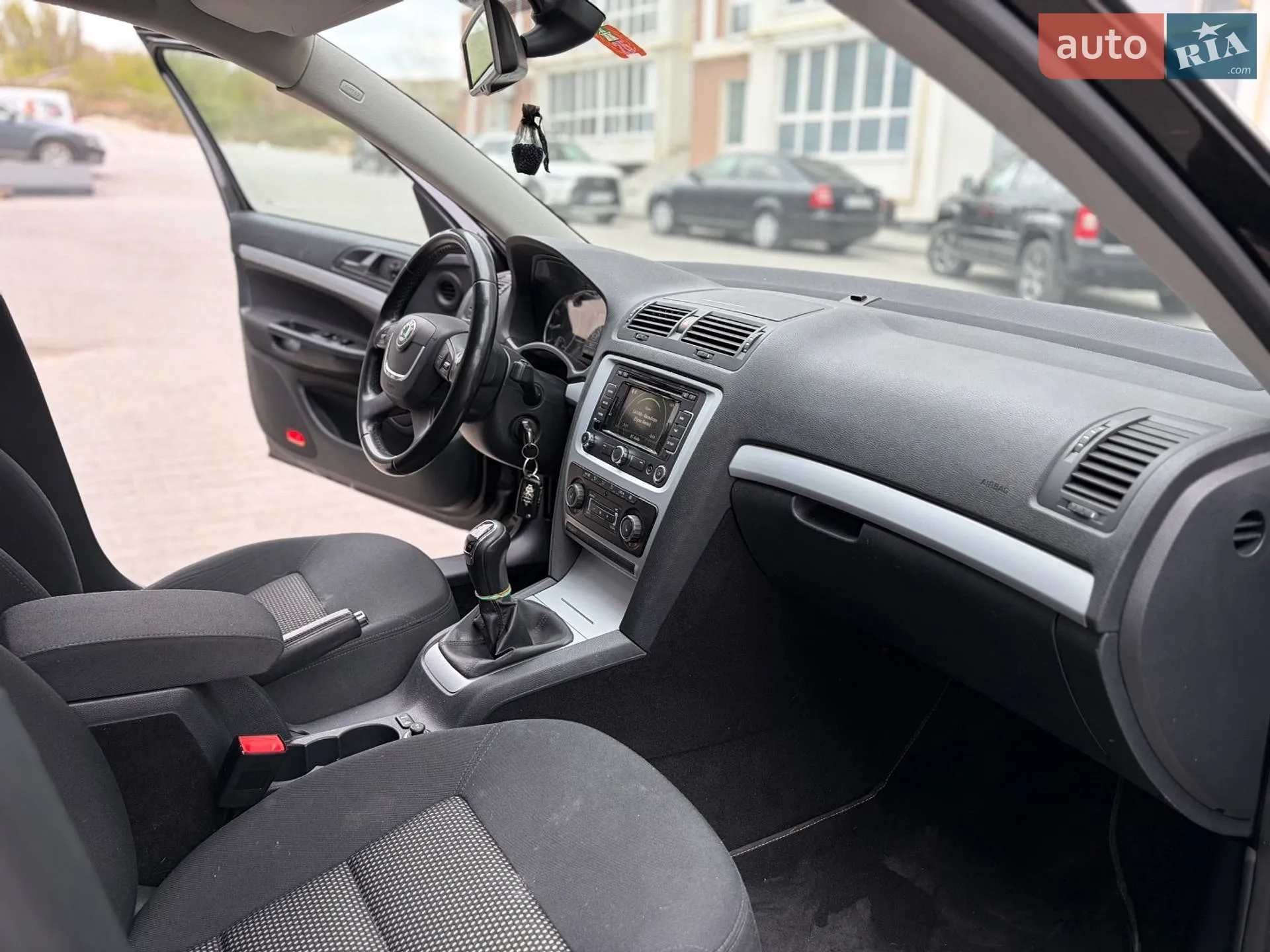 2011 Skoda Octavia - мініатюра 17