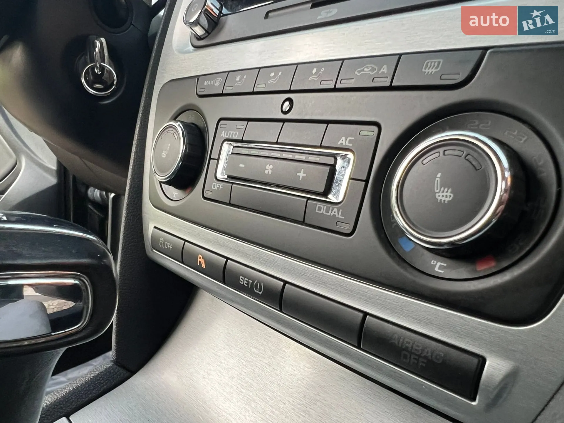 2010 Skoda Octavia - мініатюра 48