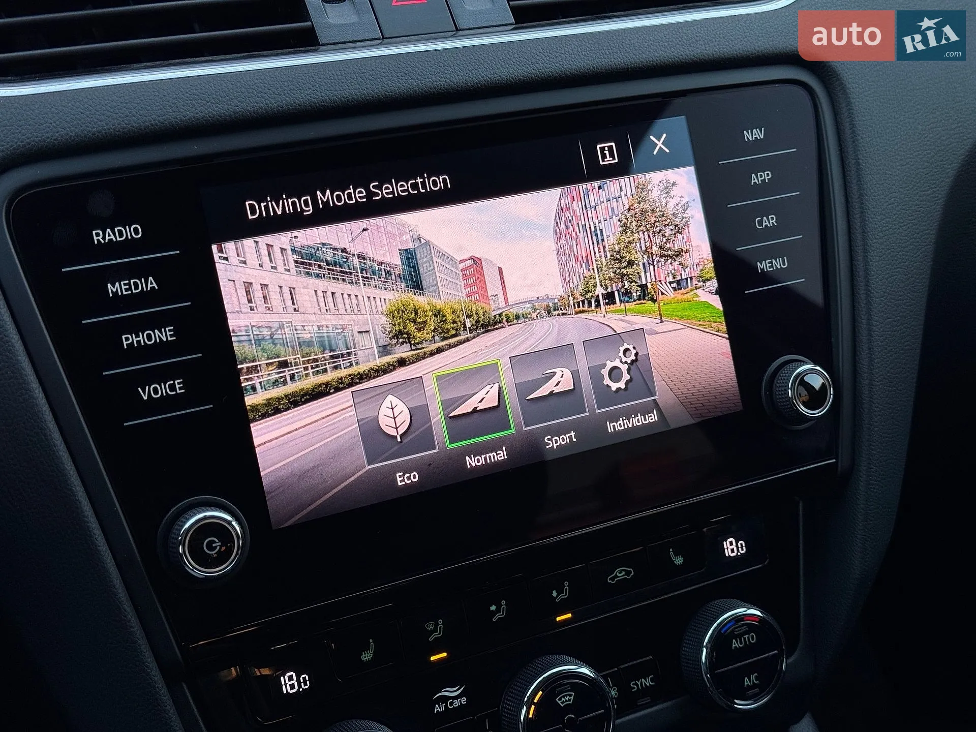 2018 Skoda Octavia - мініатюра 48