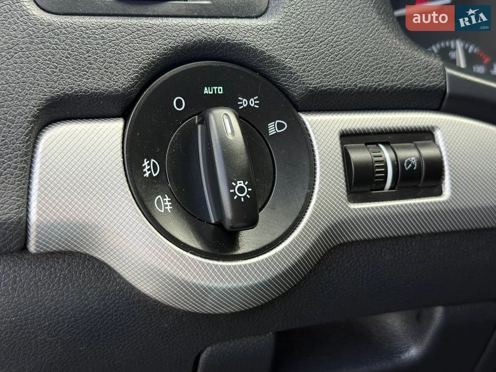 2011 Skoda Octavia - мініатюра 19