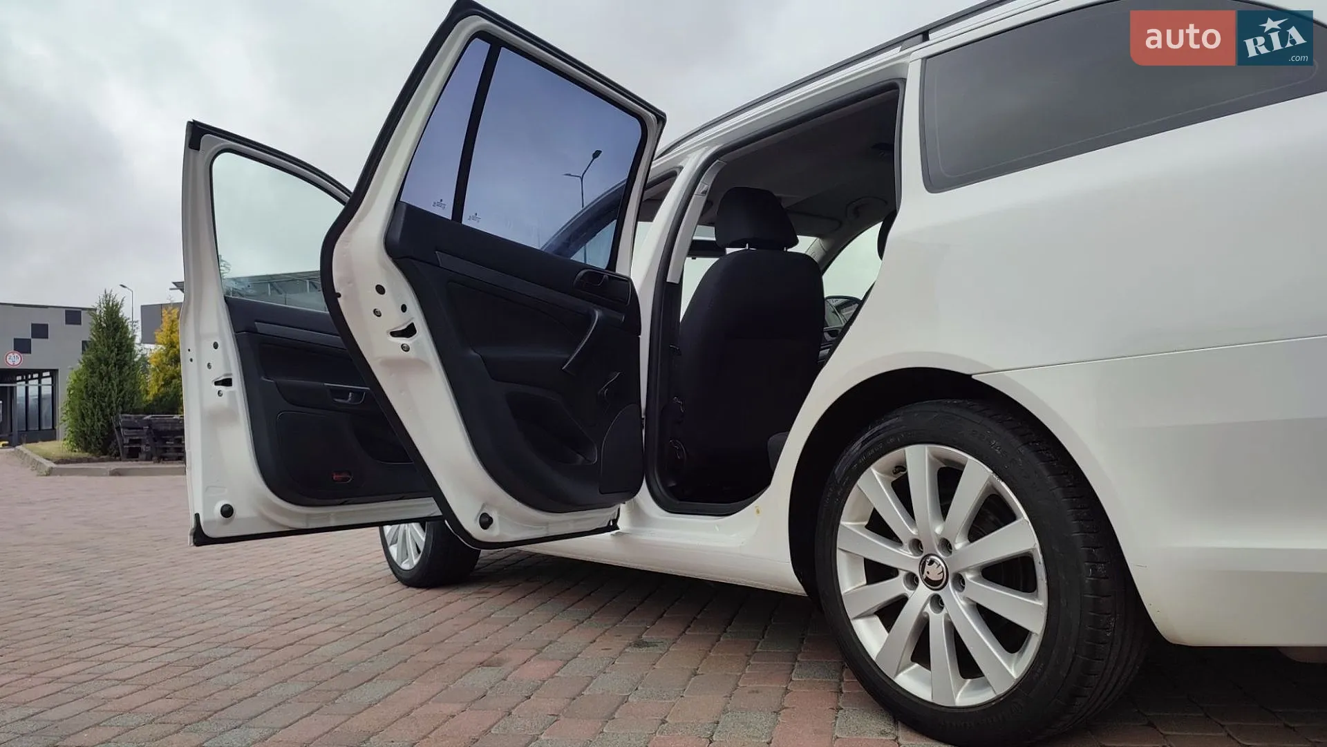 2011 Skoda Octavia - мініатюра 54