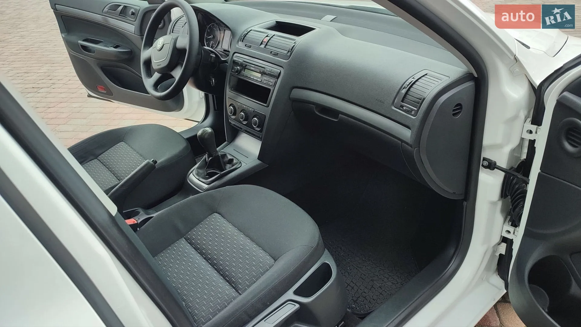 2011 Skoda Octavia - мініатюра 58