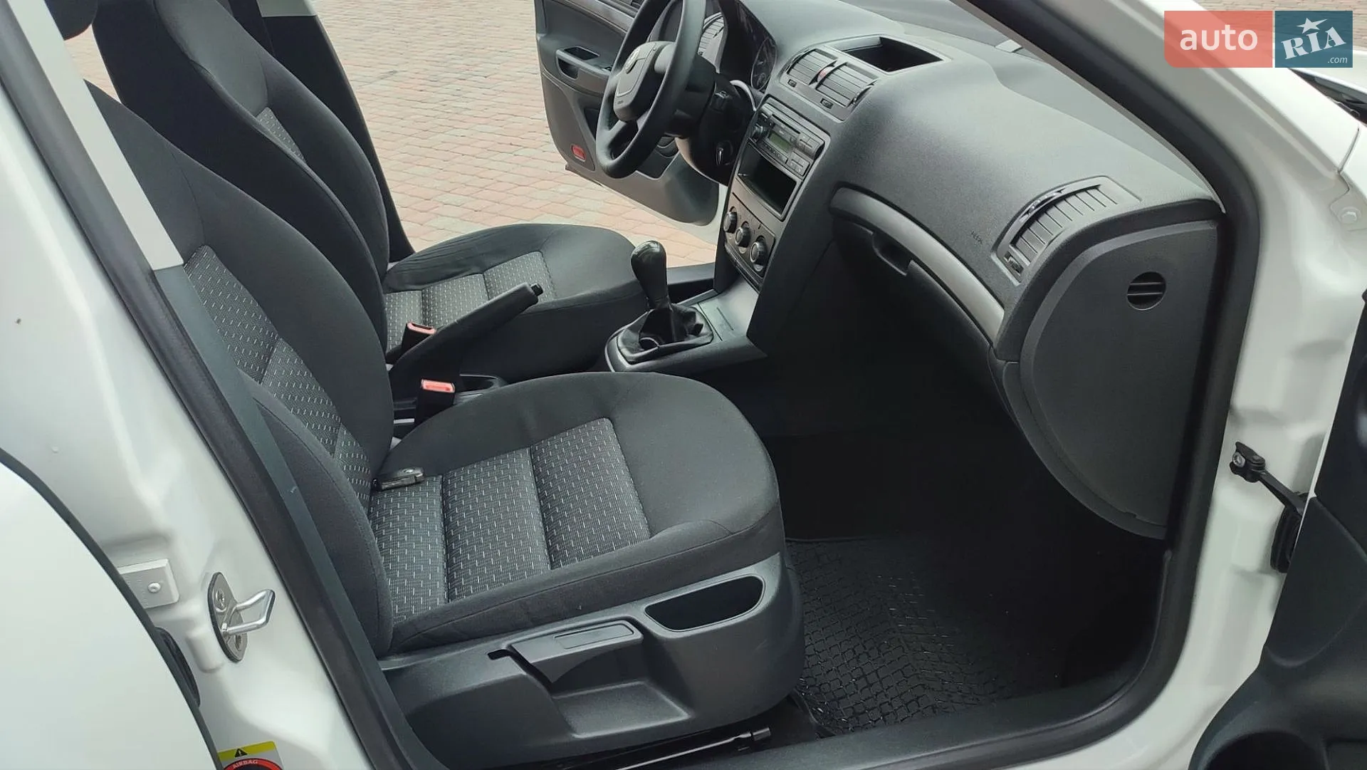 2011 Skoda Octavia - мініатюра 61