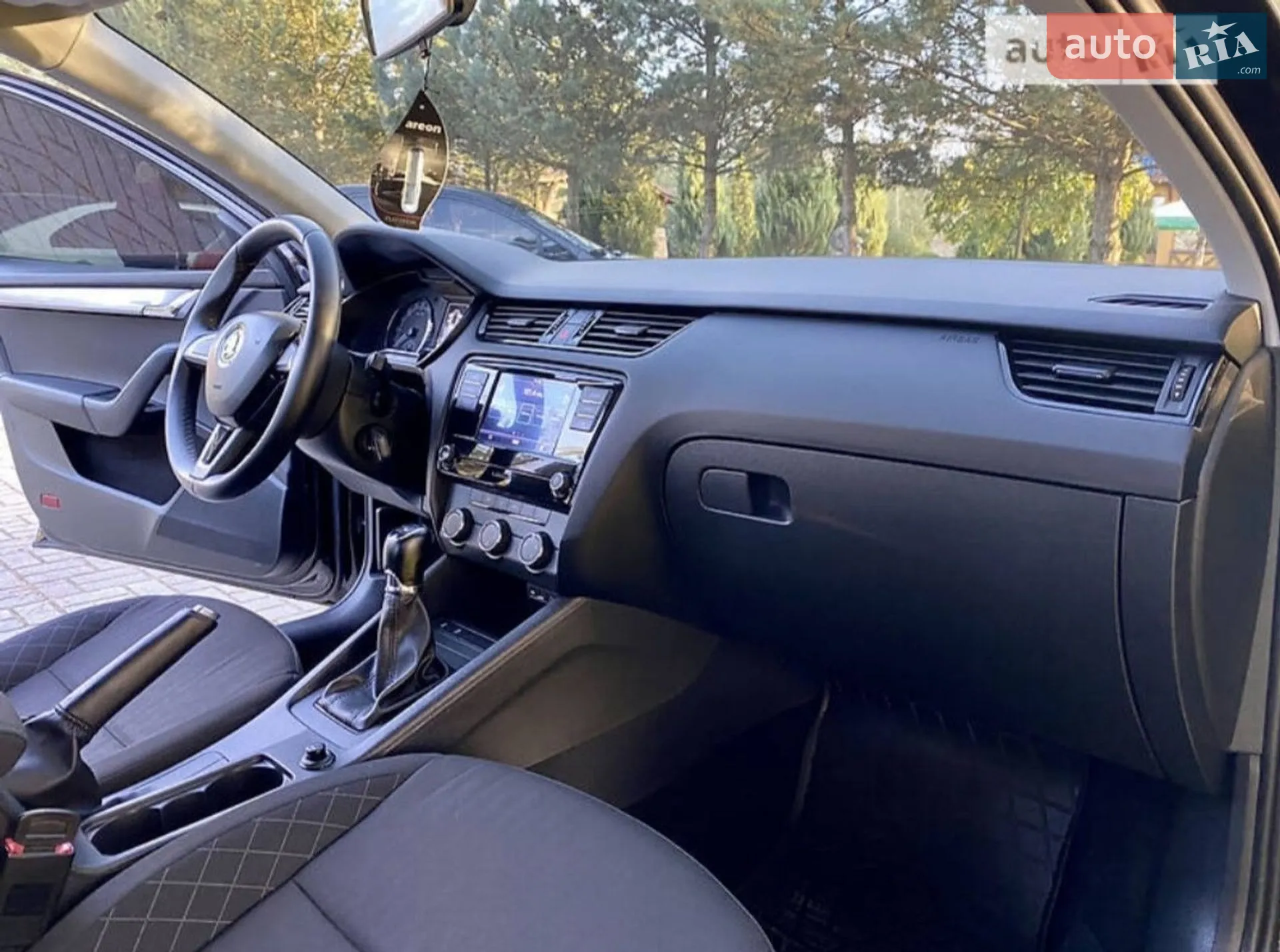2017 Skoda Octavia - мініатюра 2
